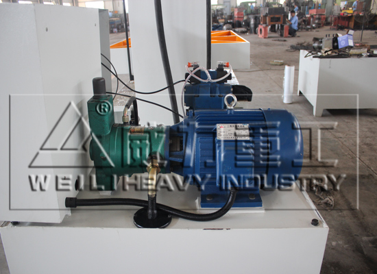 龍門液壓機電機