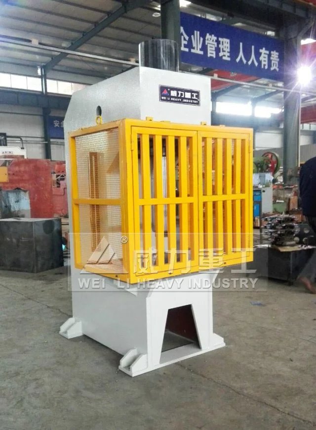 100噸帶防護單臂液壓機