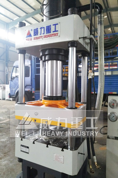 200噸液壓機(jī)主機(jī)