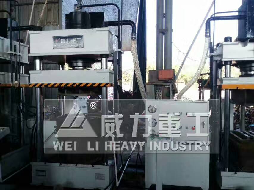 200噸液壓機(jī)圖片