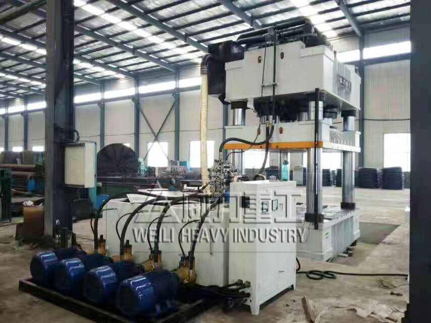 4000噸四柱液壓機側視圖