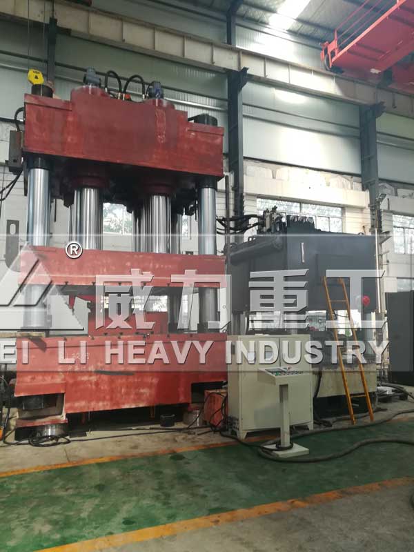 2000噸液壓機(jī)光機(jī)