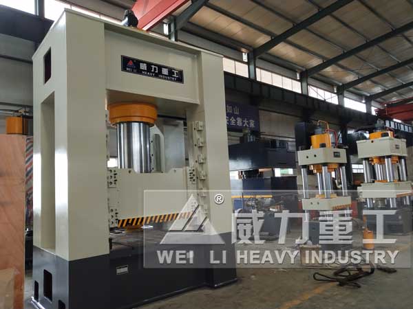 800噸框架式油壓機