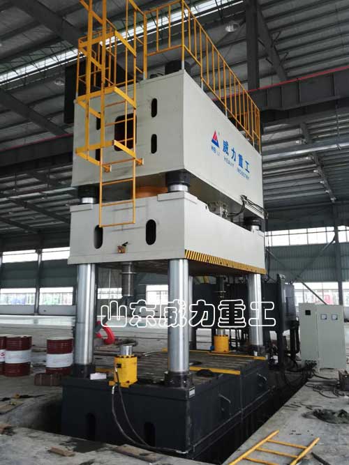 2000噸四柱液壓機側視圖
