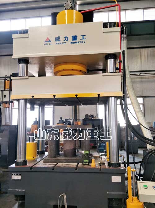 500噸四柱油壓機
