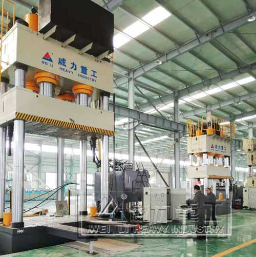2000噸四柱液壓機客戶現場圖