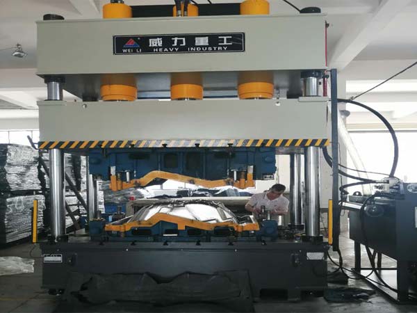 汽車內飾件成型液壓機客 汽車內飾件成型液壓機客