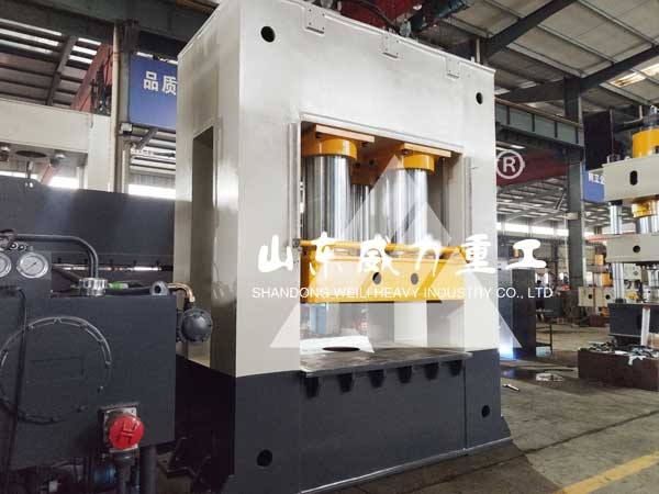 1000噸龍門框架式液壓機