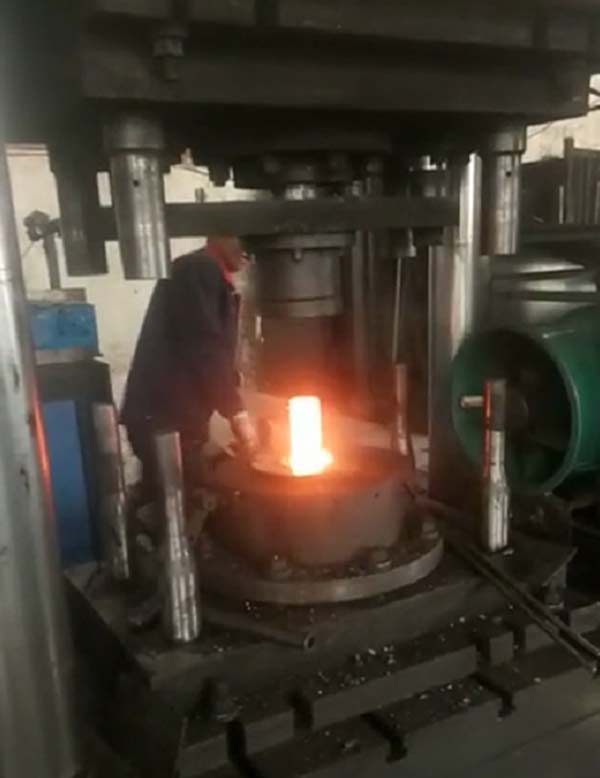 鑿巖釬頭熱鍛細節圖
