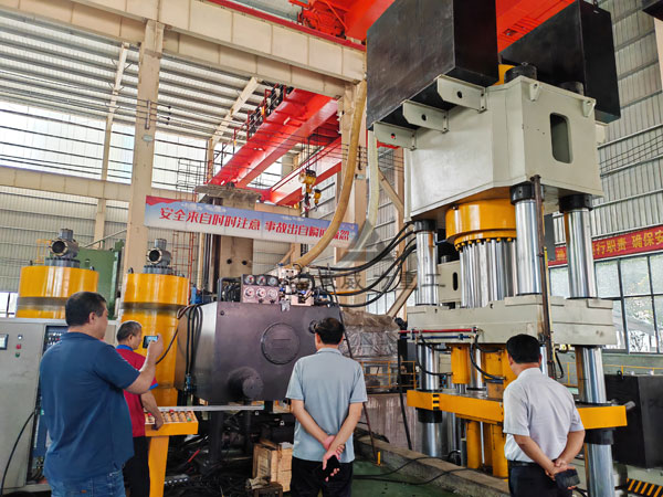 2000噸四梁四柱液壓機_YW 2000噸四梁四柱液壓機_YW